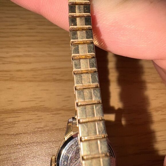 ⌚ Vintage Lucerne Swiss Made Ladies Watch – Antimagnetic – Stretch Band – As-Is - Picture 3 of 3